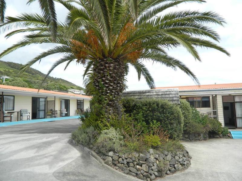 Opononi Hotel Bagian luar foto