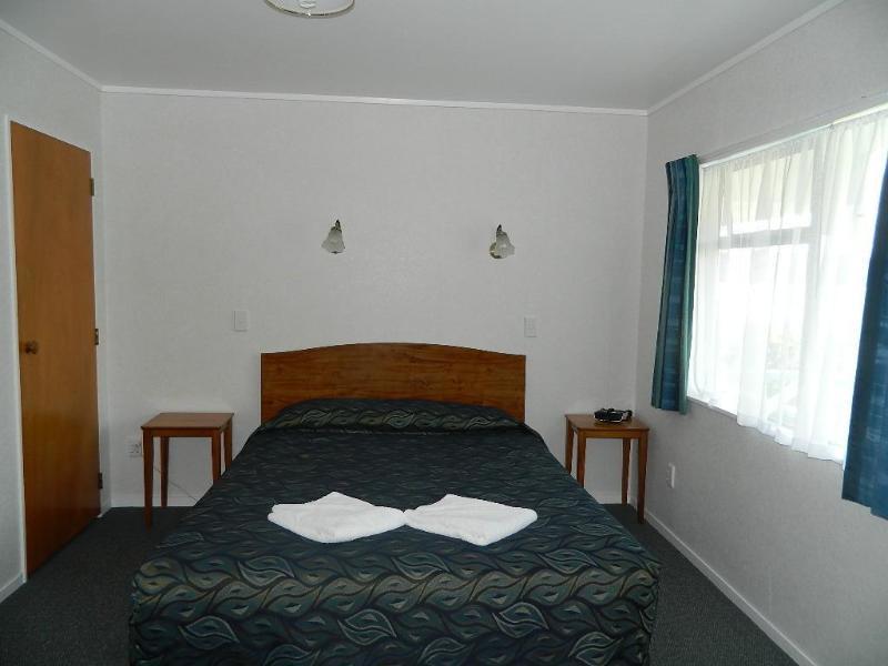 Opononi Hotel Bagian luar foto