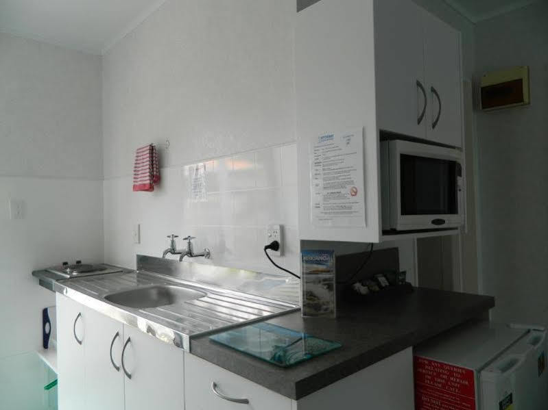 Opononi Hotel Bagian luar foto