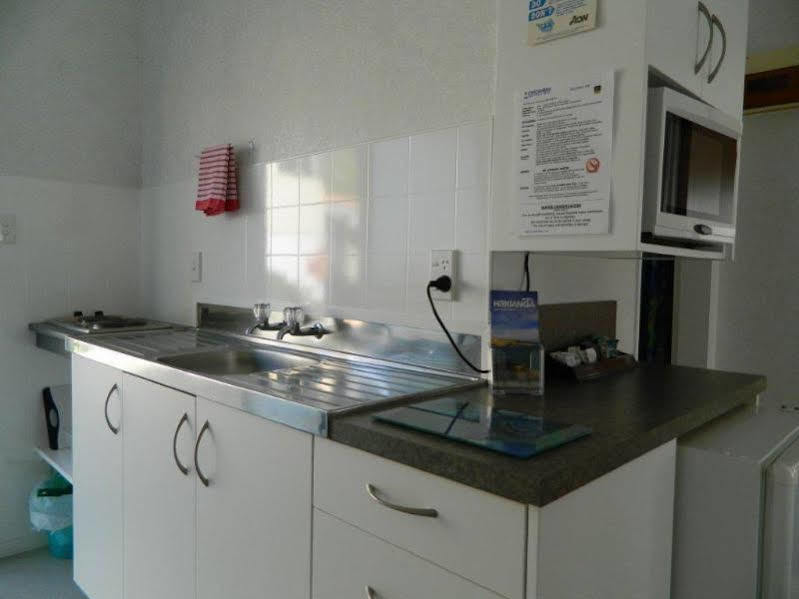Opononi Hotel Bagian luar foto