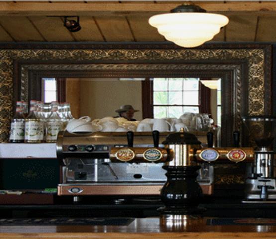 Opononi Hotel Bagian luar foto